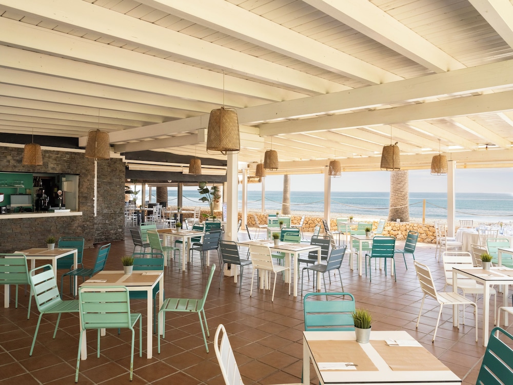 Ona Marinas de Nerja Spa Resort 52/72