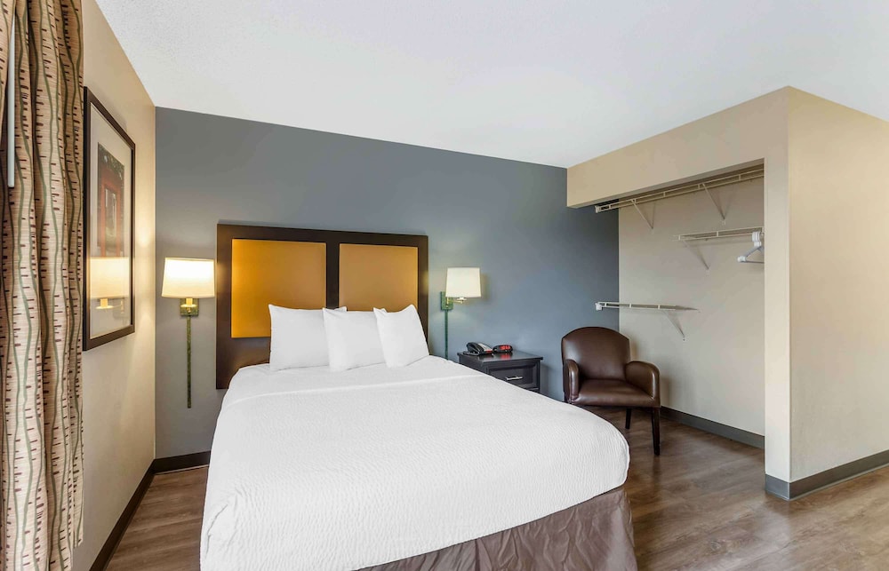 Extended Stay America - Chicago - Naperville - East 13/50