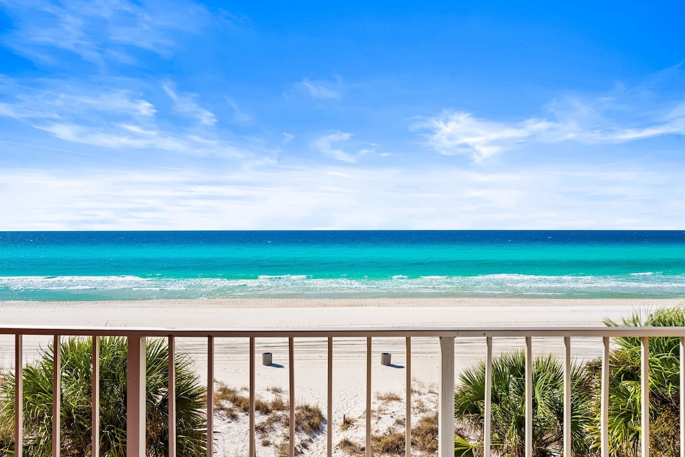 Seahaven Beach Hotel 65/69