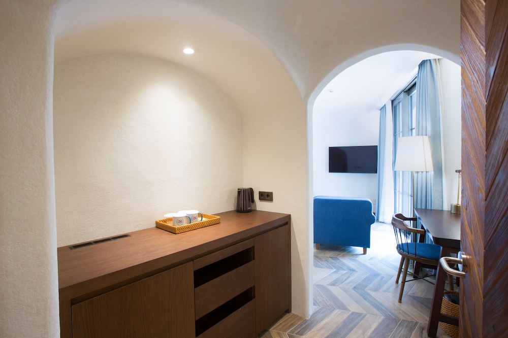 Eco Land Hotel 7/46