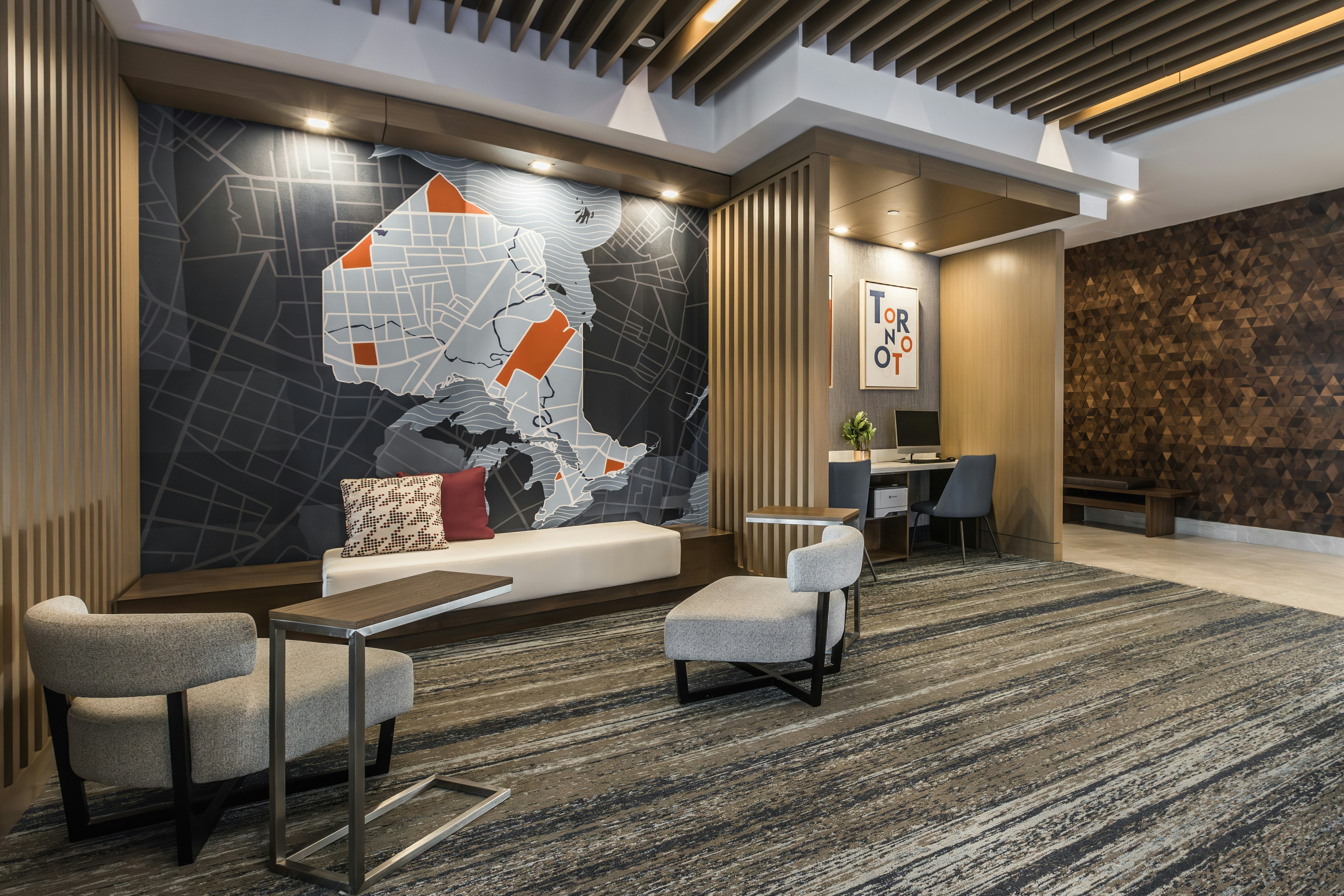 Holiday Inn Express & Suites Toronto Airport South 37/50