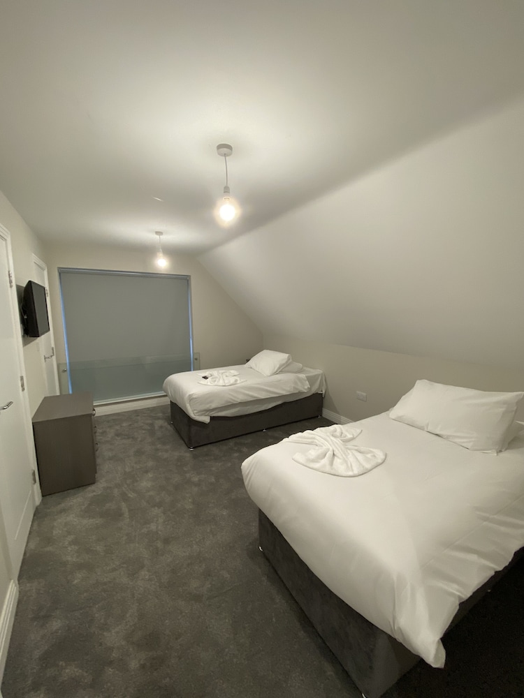 Buckingham Apartment 6/50