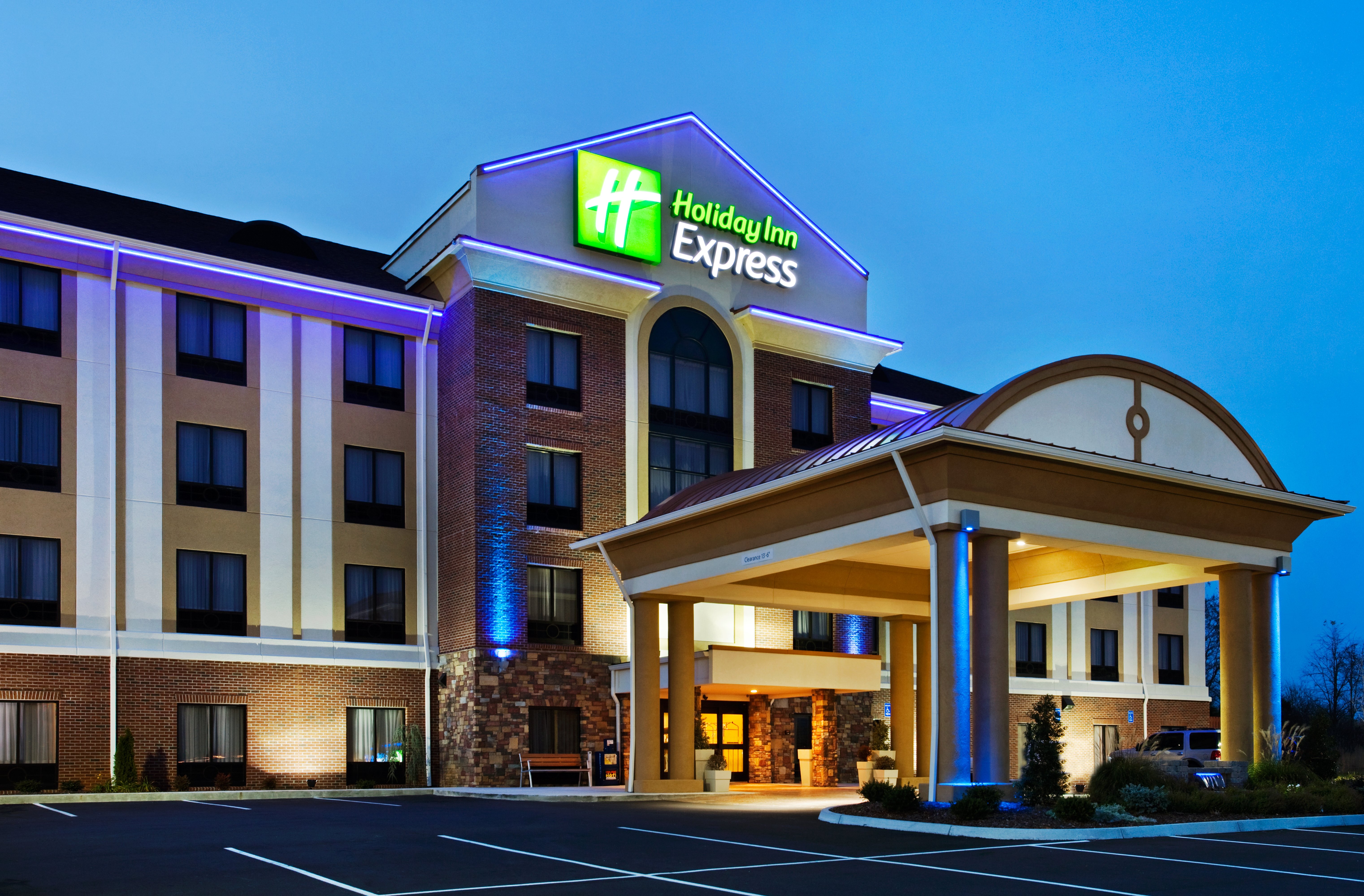 Holiday Inn Express Johnson City 6/48