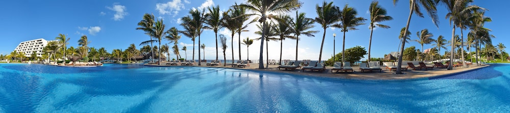 Grand Oasis Cancun All Inclusive in CANCUN