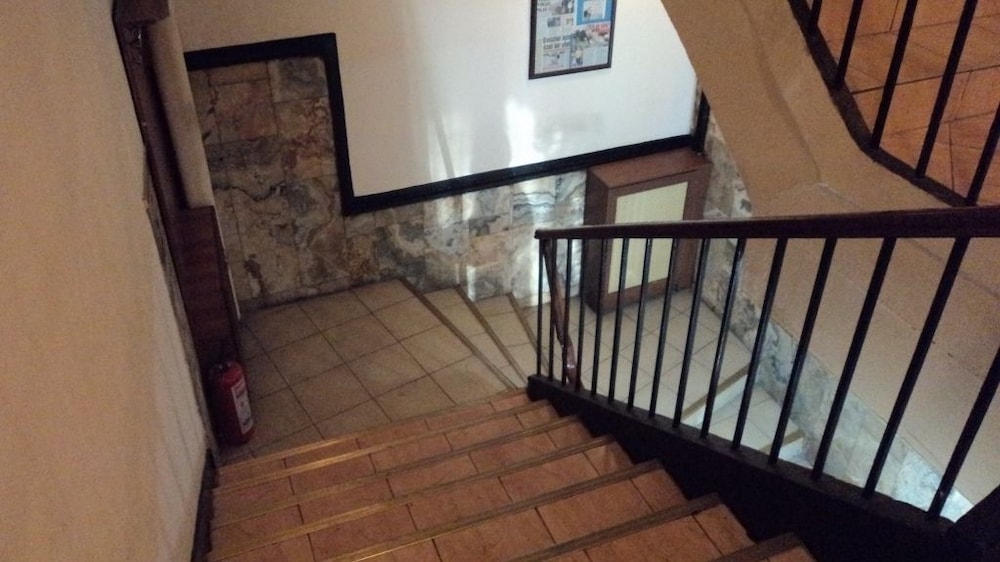 Yavuz Hotel 7/32