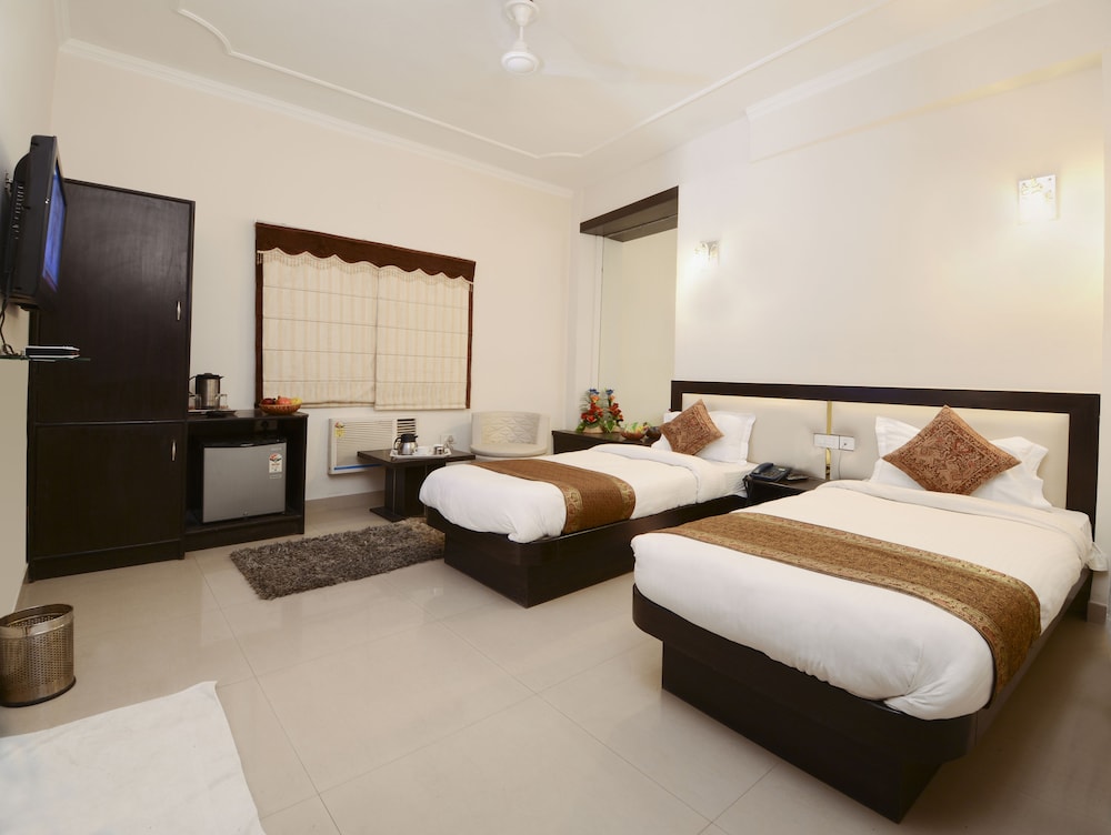 HOTEL MANIRAM PALACE 8/19
