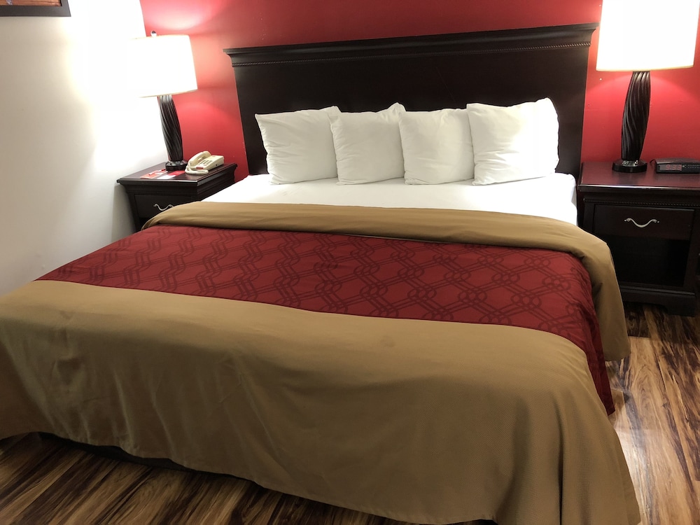 Econo Lodge Marion I-81 19/36