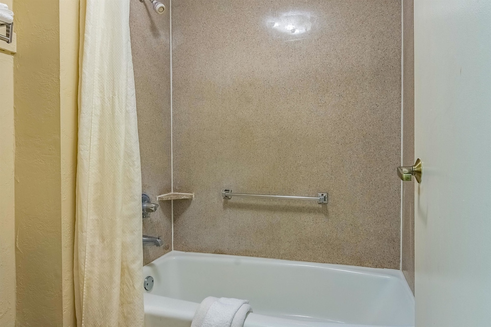 Motel6 Lake Charles, LA 54/55