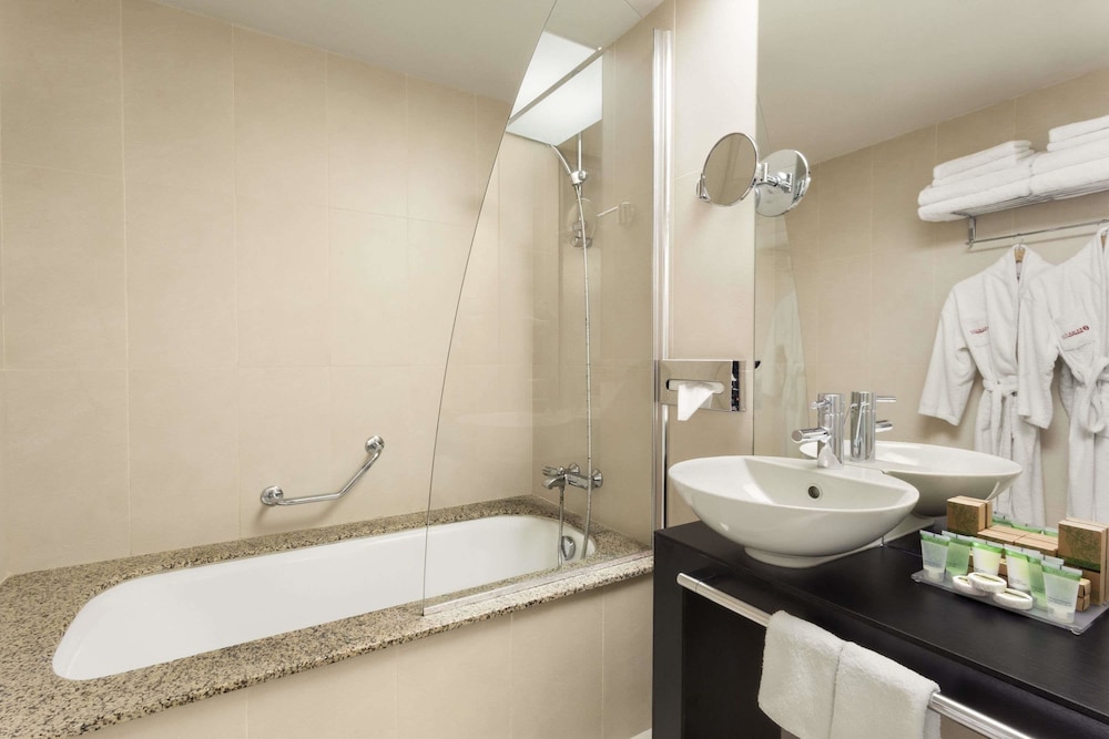 Ramada Plaza by Wyndham Bucharest Convention Center 15/57