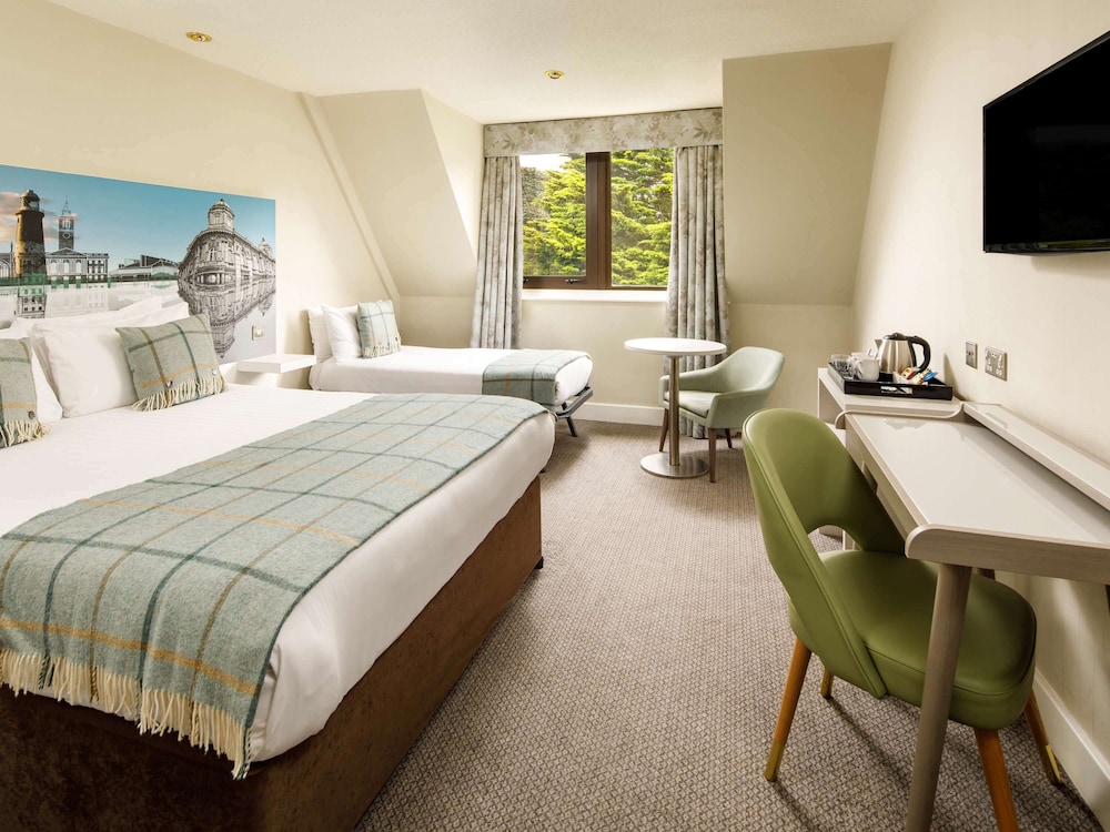 Mercure Hull Grange Park Hotel 26/75