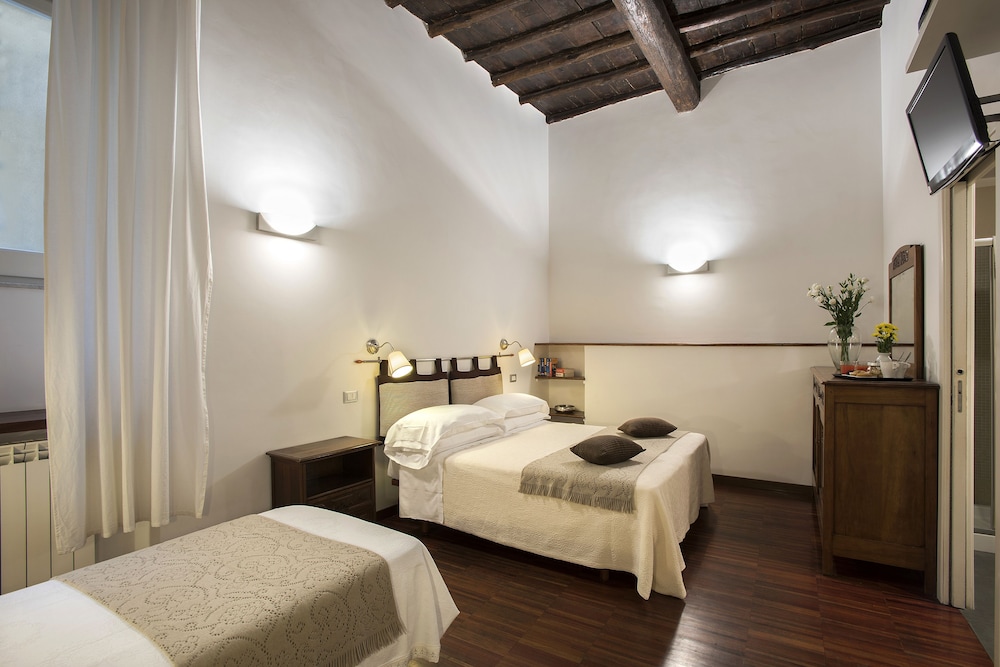 Arco Del Lauro Bed & Breakfast 10/25