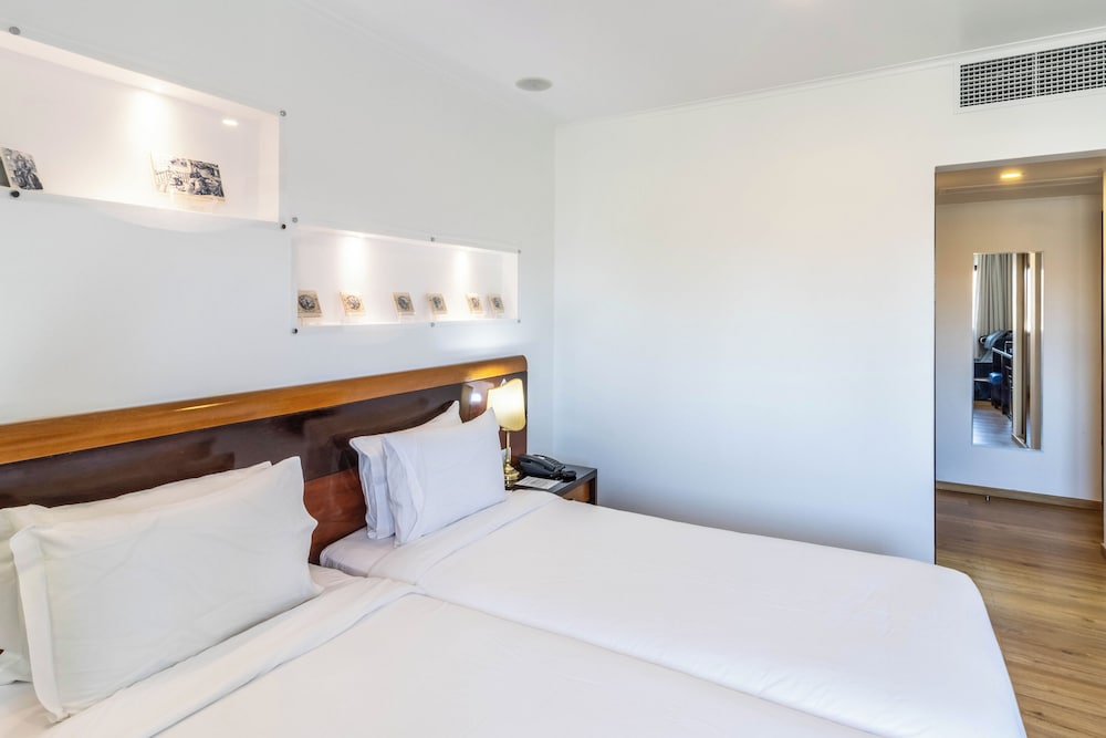 COMFORT, TWIN BEDS, GARDEN VIEW