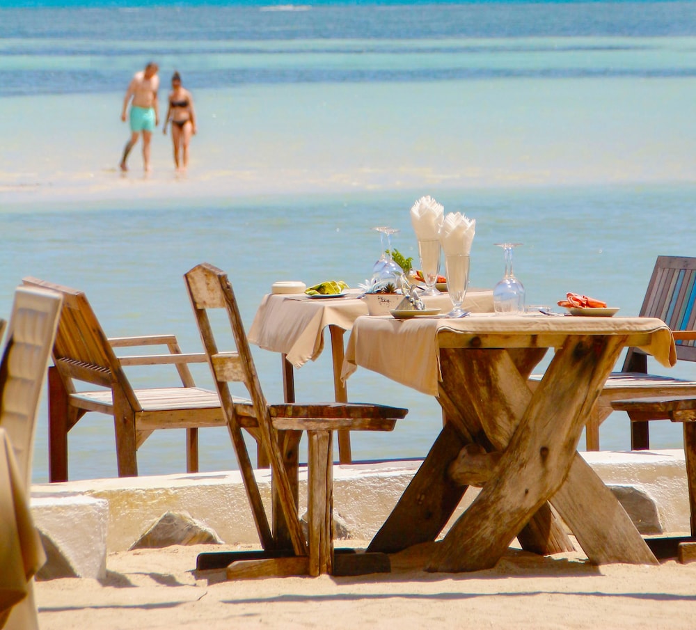 Milky Bay Resort 67/81