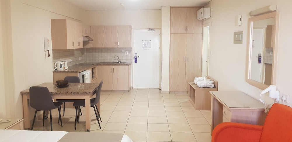 Senator Hotel Apartments - Adults Only 26/70