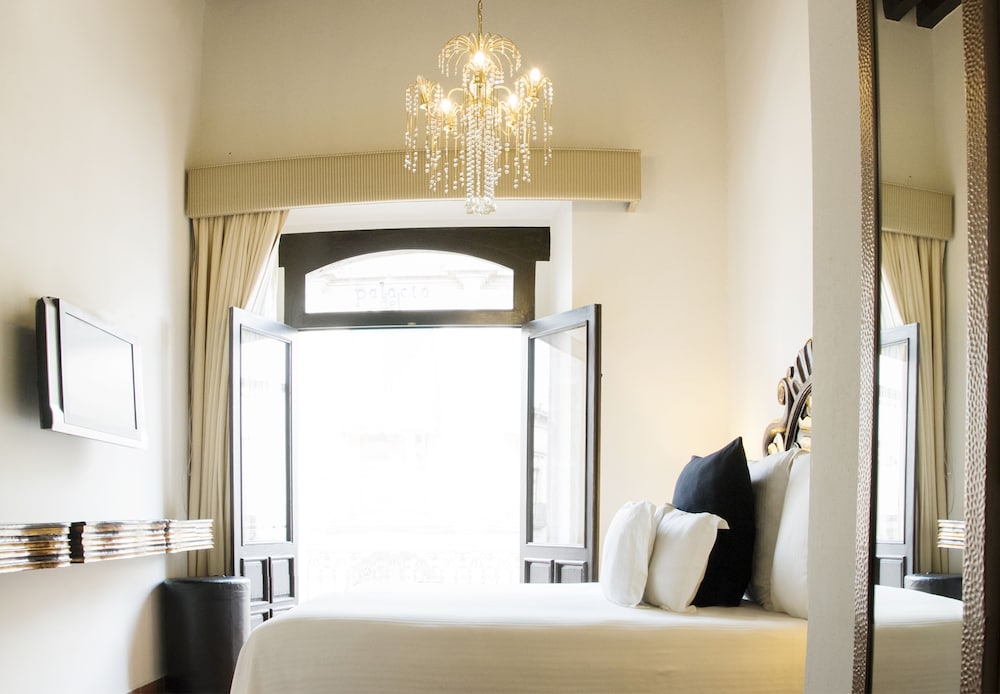 Herencia Hotel By Hosting House 4/50