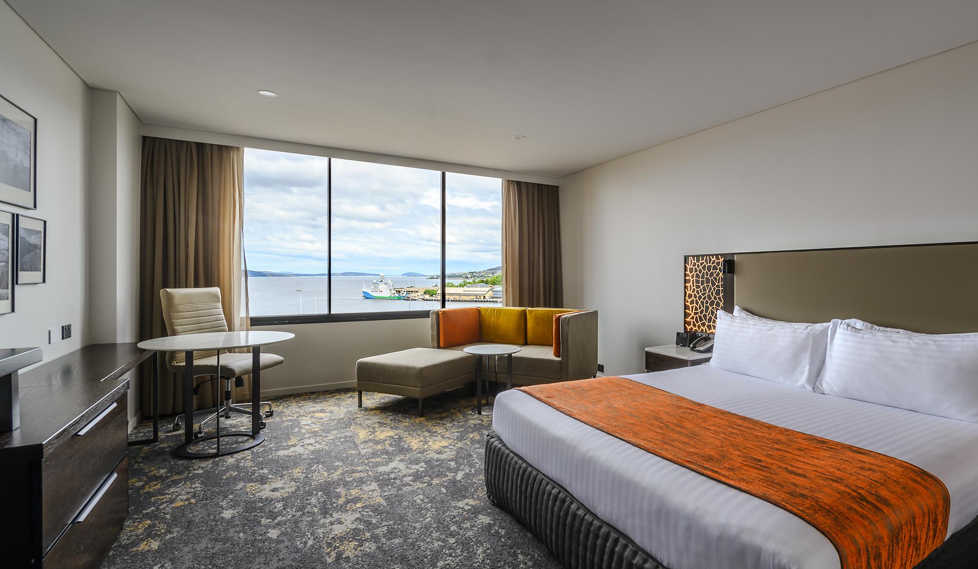 Room at Hotel Grand Chancellor Hobart, HOBART