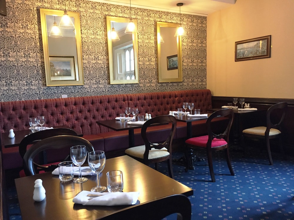 Best Western Plough & Harrow Hotel 42/49