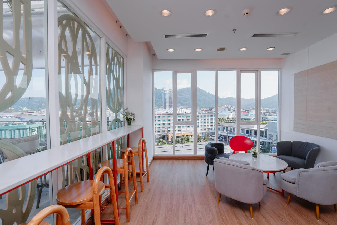 Sleep With Me Design Hotel at Patong 36/58