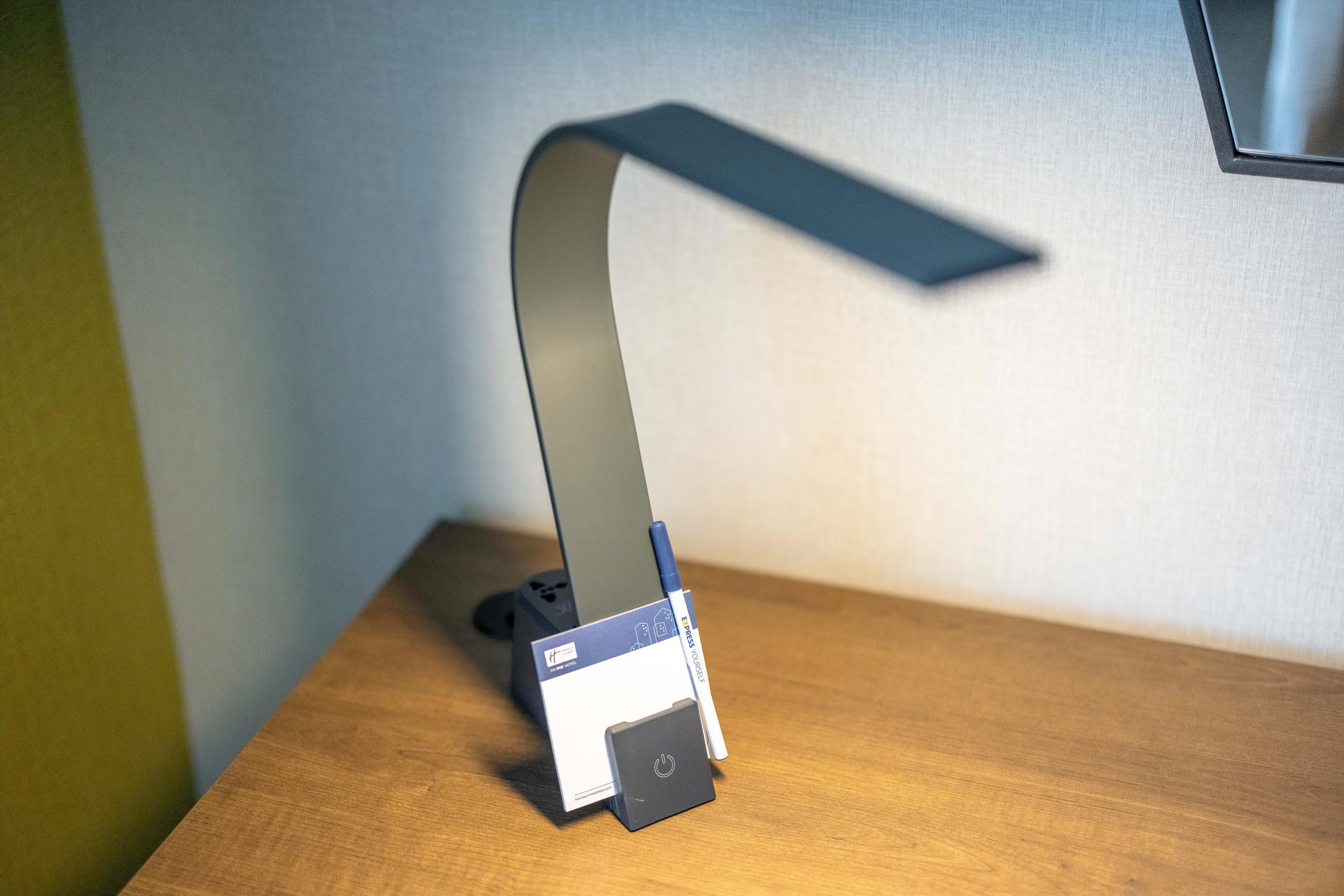 HOLIDAY INN EXPRESS AND SUITES SAN JOSE SILICON VALLEY 56/64