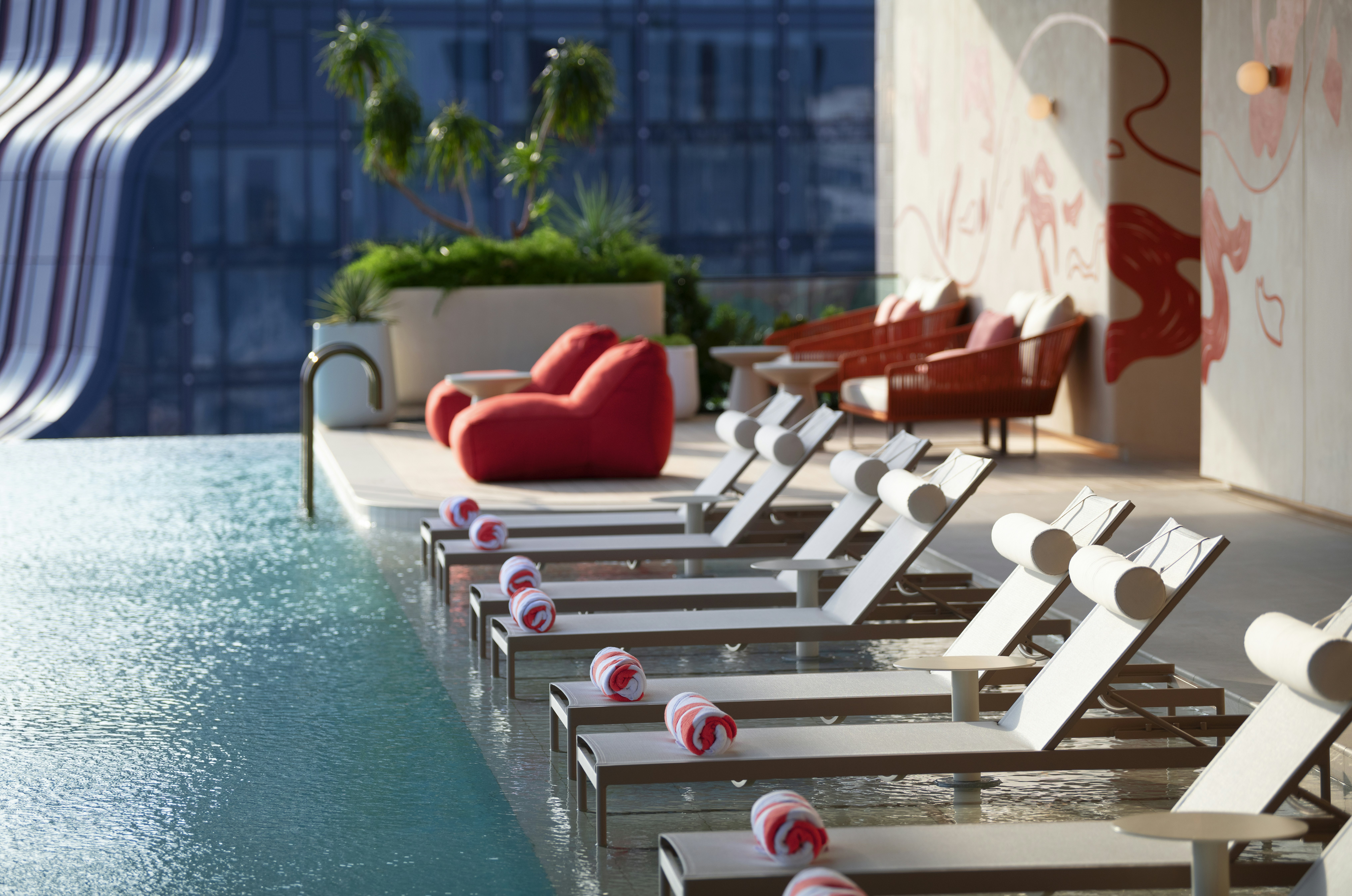 KROMO Bangkok, Curio Collection by Hilton 15/85