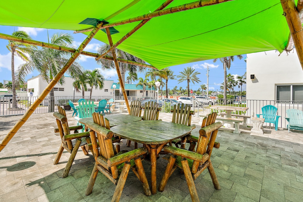 Hollywood Beachside Boutique Suites 34/46