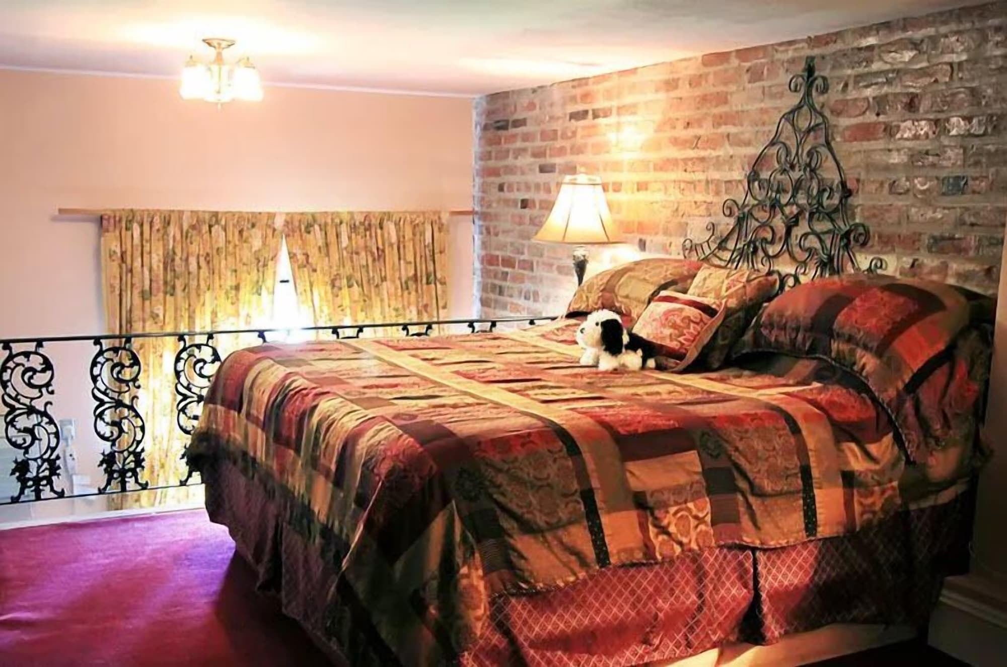 JUNIOR SUITE, STUDIO, KING BED, COURTYARD VIEW