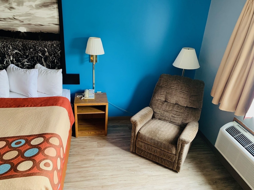 Super 8 by Wyndham Crete 21/27