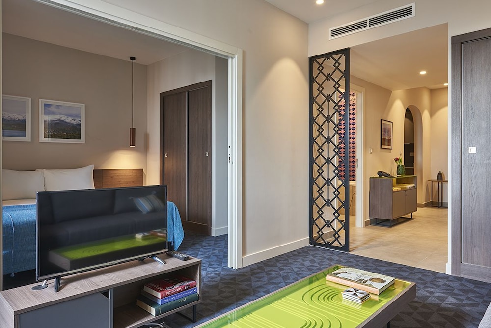 M Suite Hotel 34/50