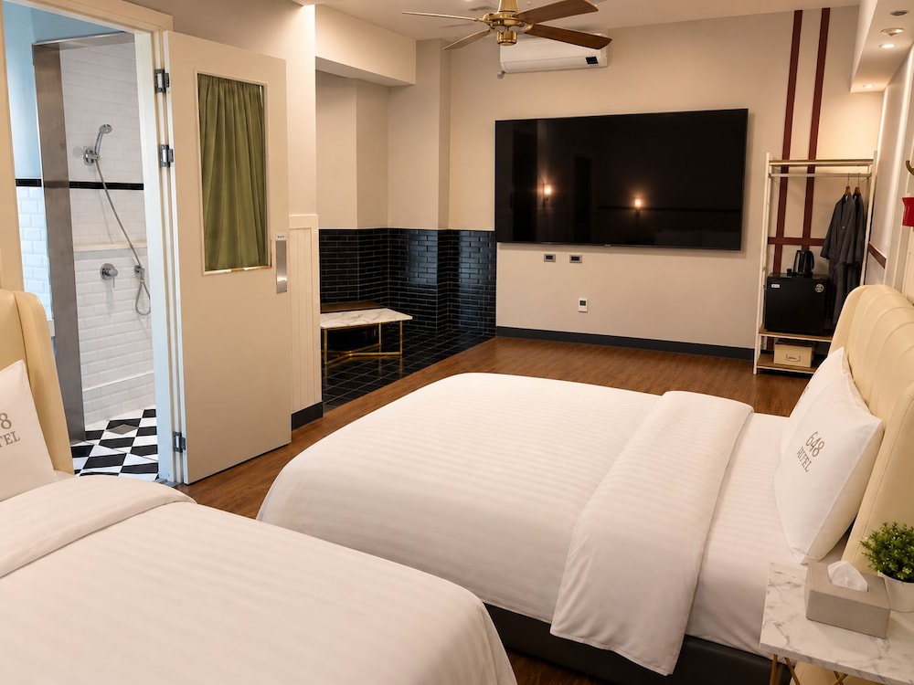 648 Hotel 22/57
