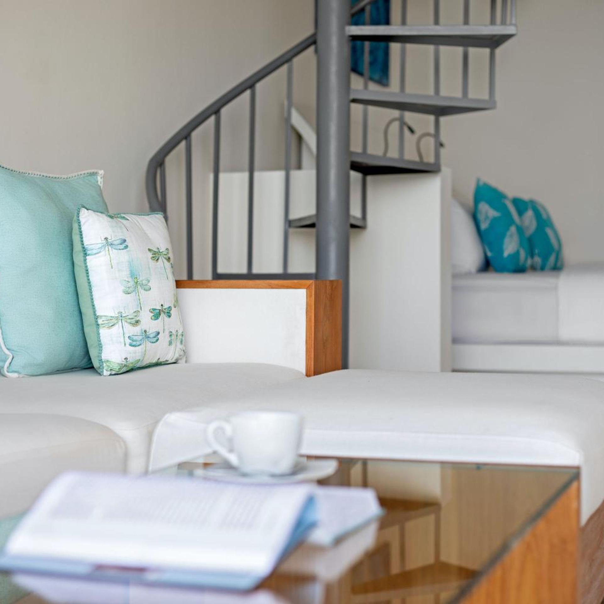 Hilltop, Pool, Suite
