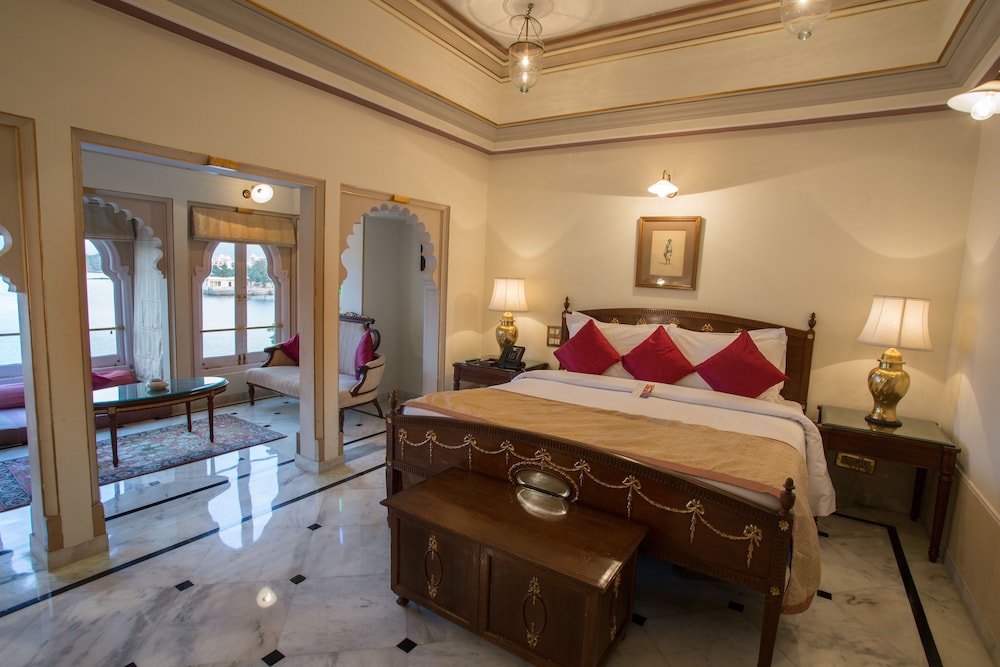 Taj Fateh Prakash Palace 16/54