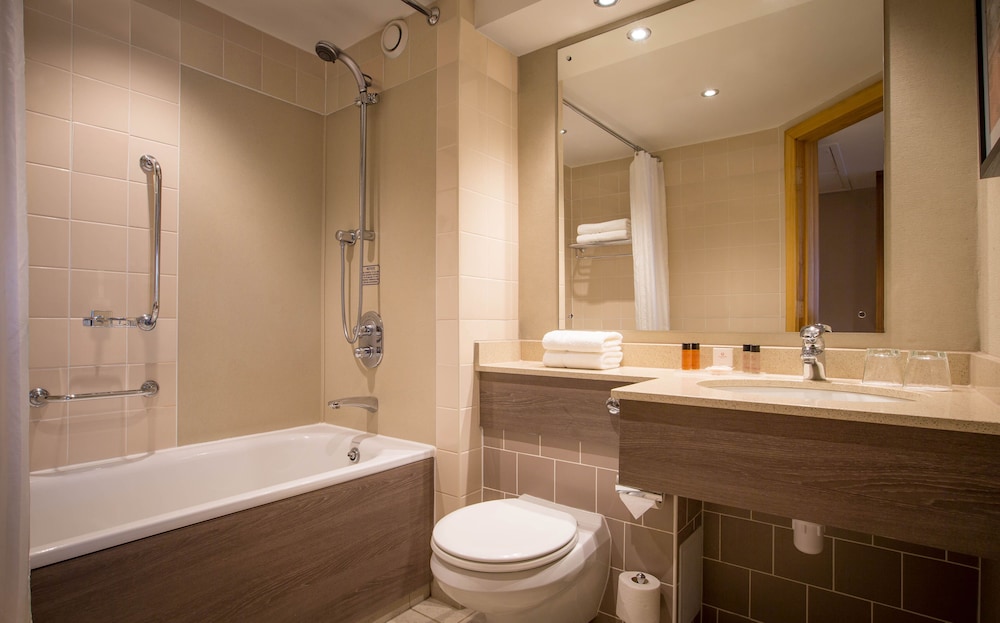 Clayton Whites Hotel 48/48
