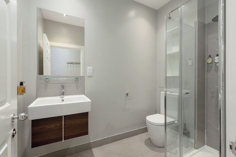 Destiny Scotland - Princes St Residence 43/50