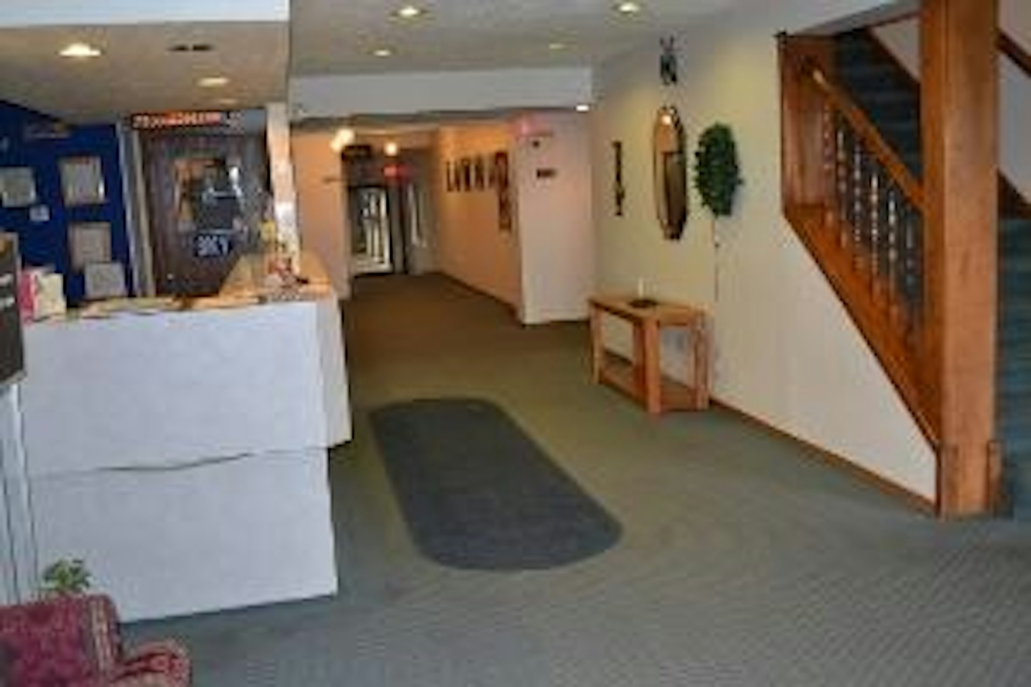 Sky Lodge Inn Suites 3/34
