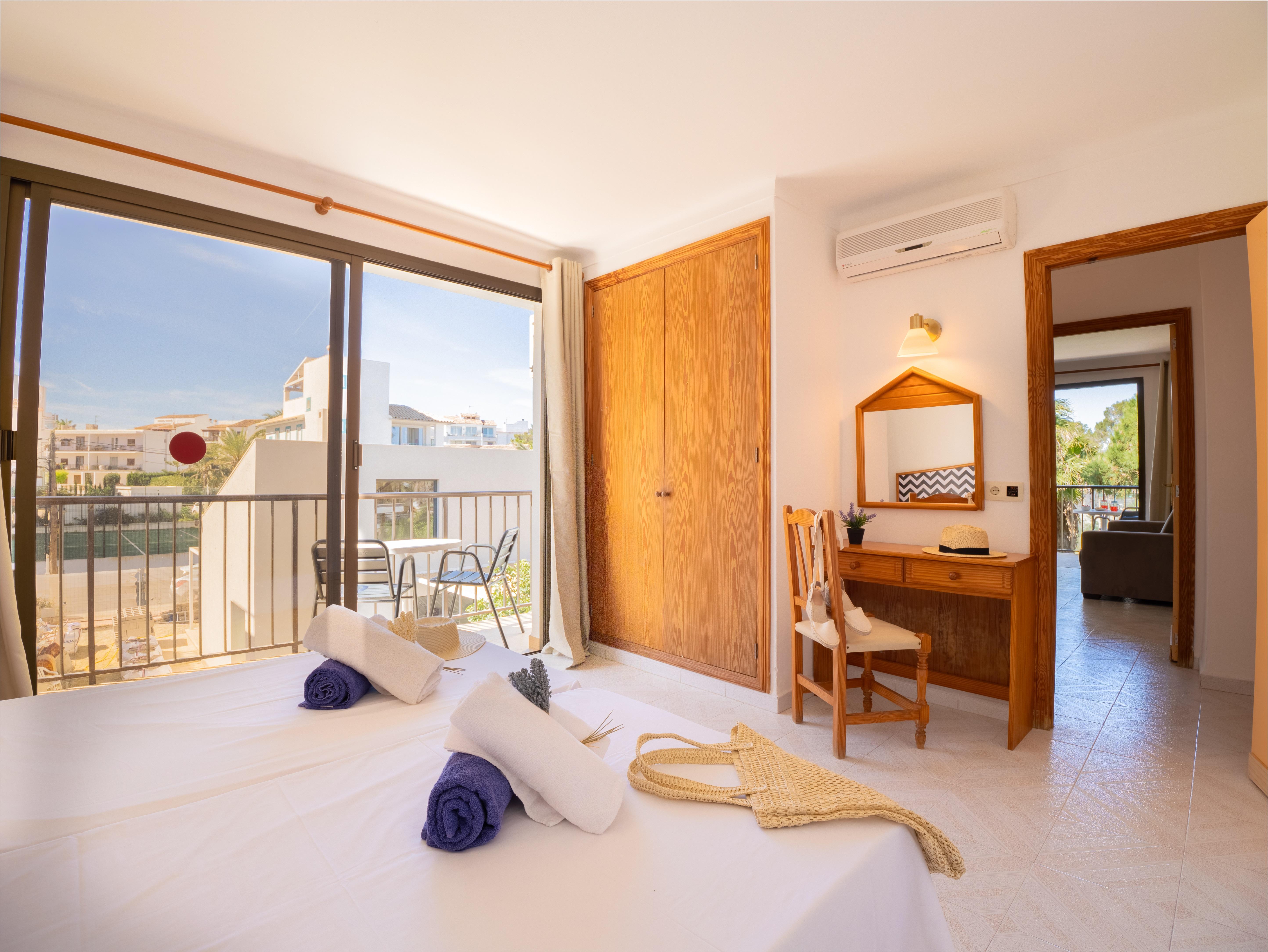 Master, Apartment, Balcony or Terrace