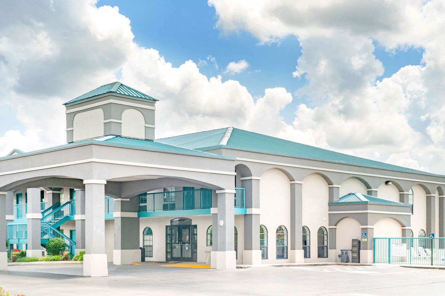 Super 8 by Wyndham Murfreesboro 4/30