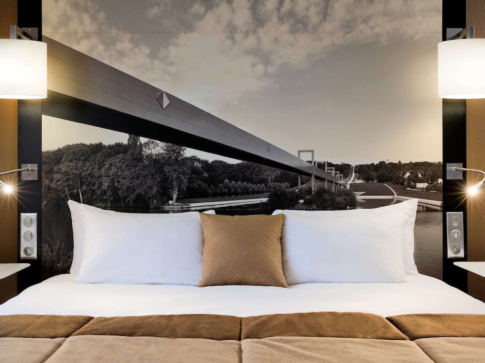 MERCURE CERGY PONTOISE CENTRE 58/70