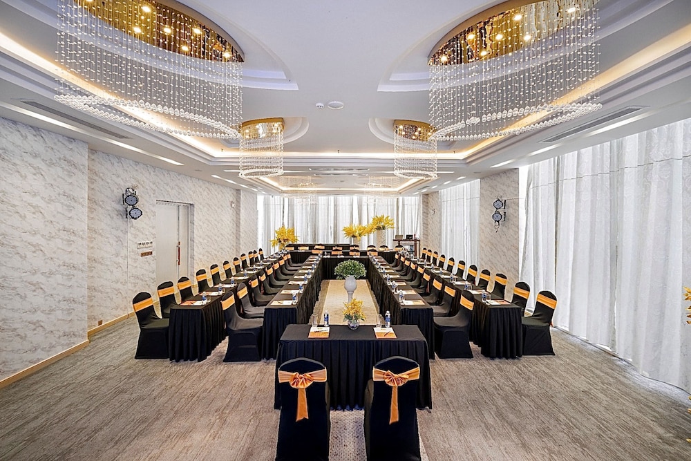 Cicilia Hotels & Spa Danang 43/48