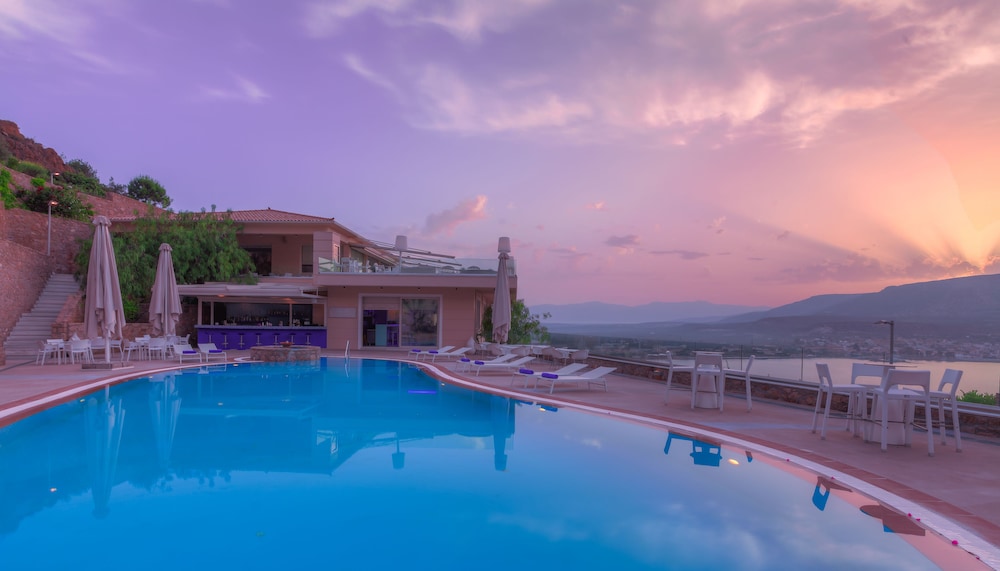 Princess Kyniska Suites 7/65
