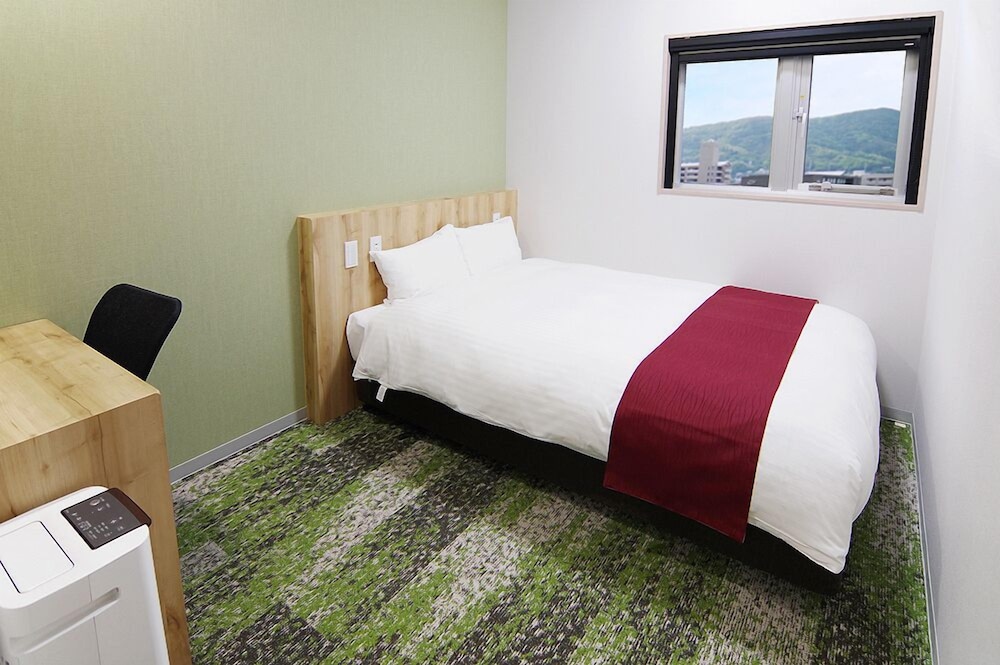 ROOM, DOUBLE BED