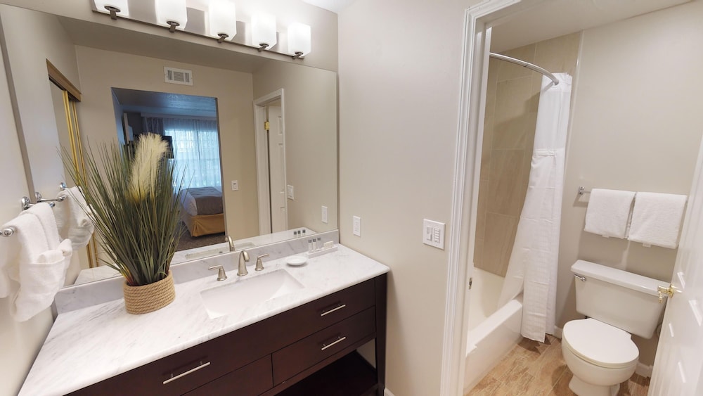 Chase Suite Hotel Newark 50/52