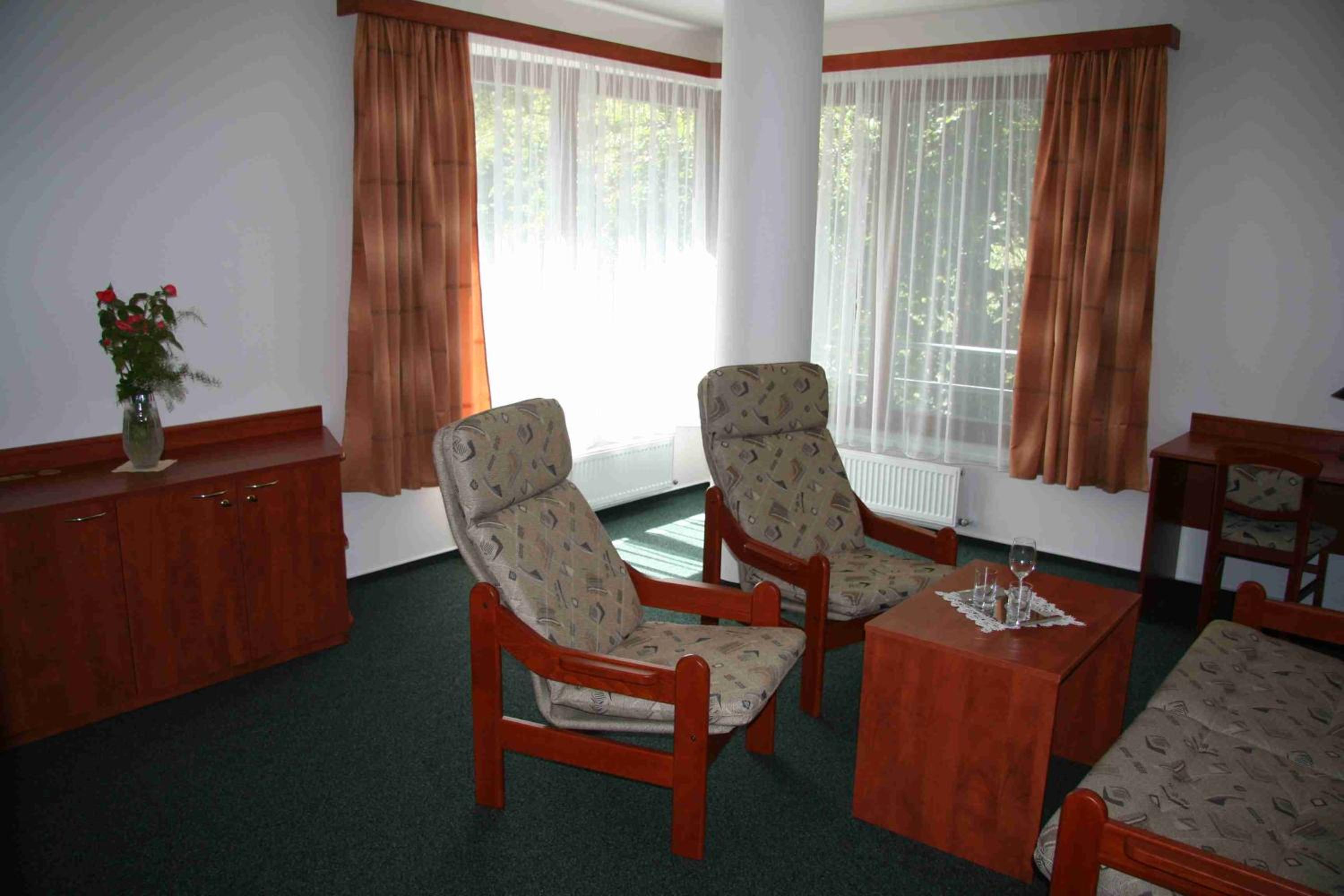 Lazensky Hotel Park 25/48