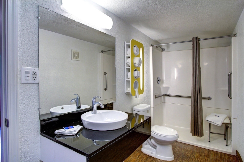 Motel6 Richfield, OH 43/44