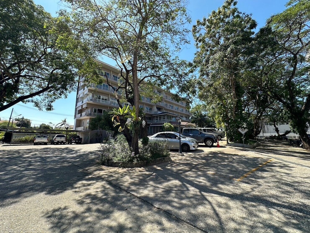 Rattana View Hotel 40/50