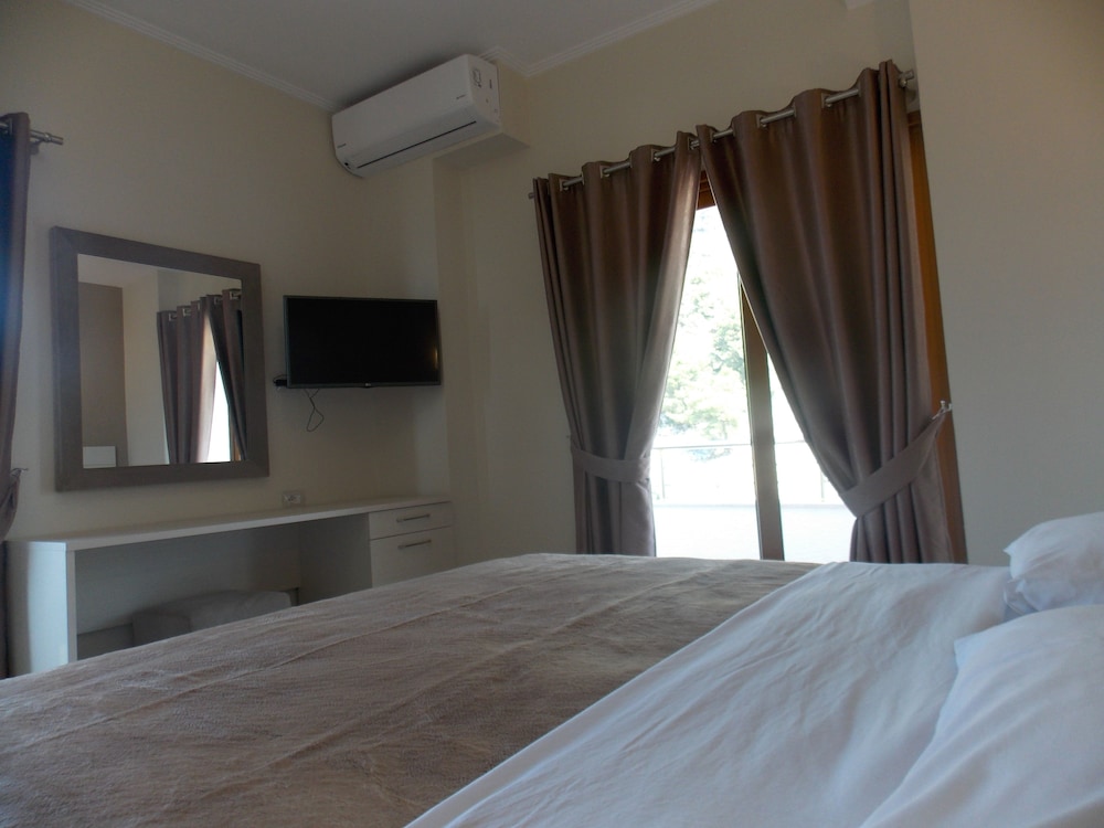 STANDARD, DOUBLE BED