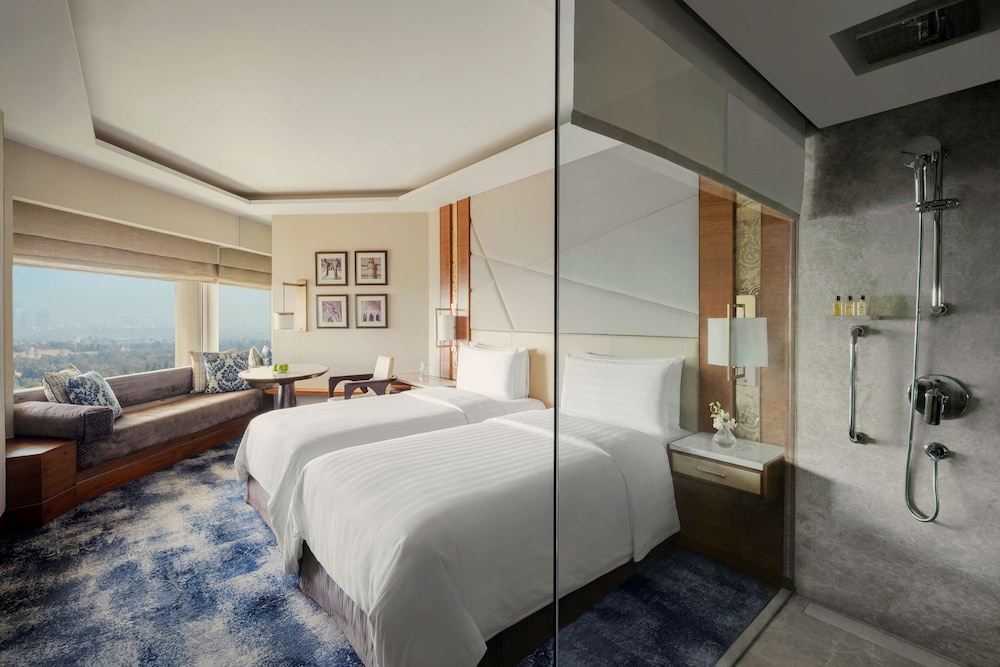 HORIZON, DELUXE, TWIN BEDS, CLUB LOUNGE ACCESS