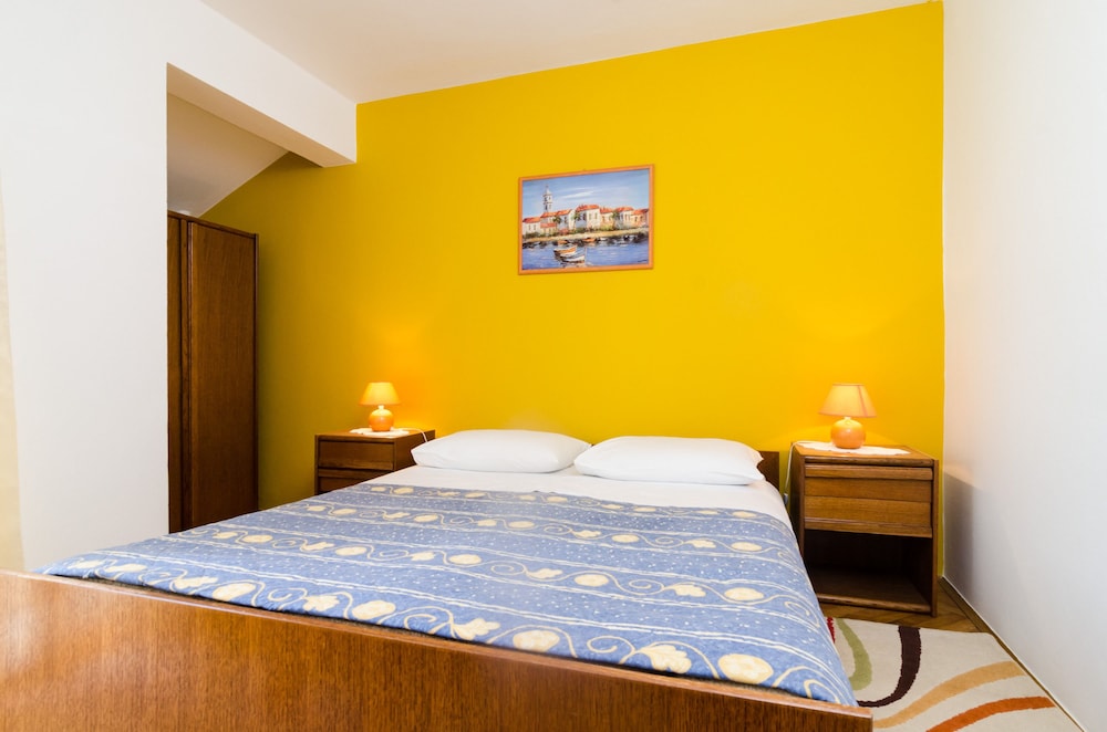 GUESTHOUSE MORETIC 8/40
