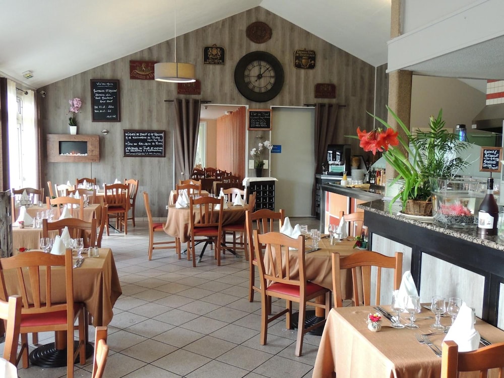 Hotel Le Relais Du Parisis 24/50
