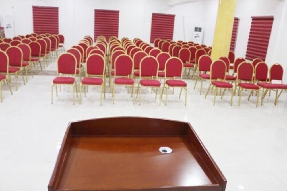 Roses Regency Hotel And Suites 19/22