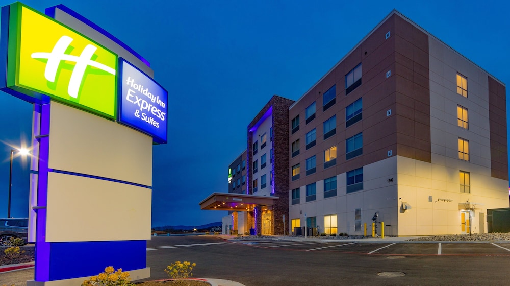 Holiday Inn Express Suites Harrisonburg University Area 1/54